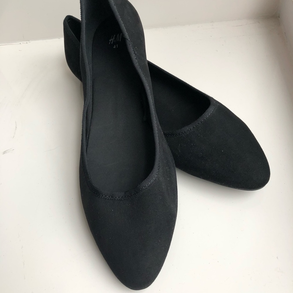 H&M pointy toe black flats 9.5